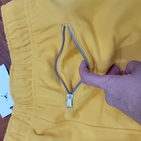 NWT Men's Jordan sweatpants - Picture 9 of 12